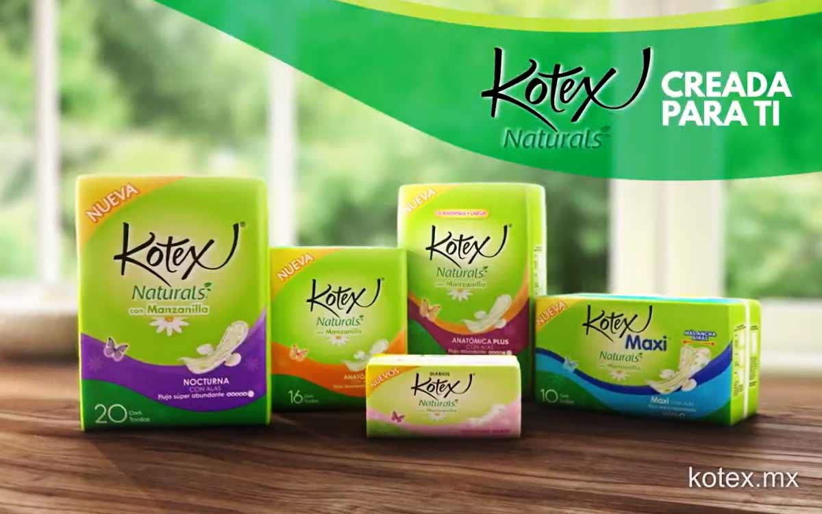 3D Product shot - Basic + Multi Product (2-8 items) + background design in 3D